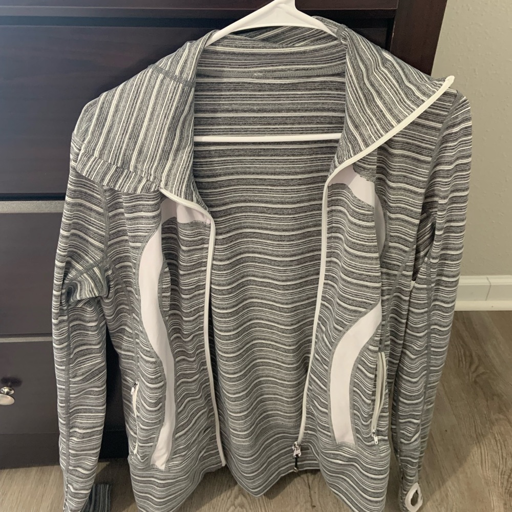 Lulu jacket size 8